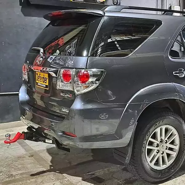 Toyota Fortuner Anterior