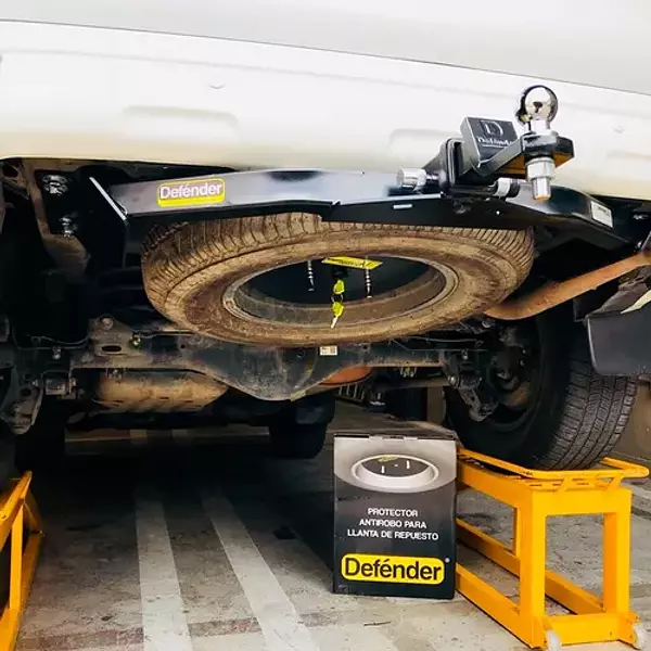 Seguro Llanta De Repuesto Defénder Toyota Fortuner / Hilux